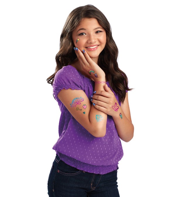 اظافر سباركل مع استيكرات