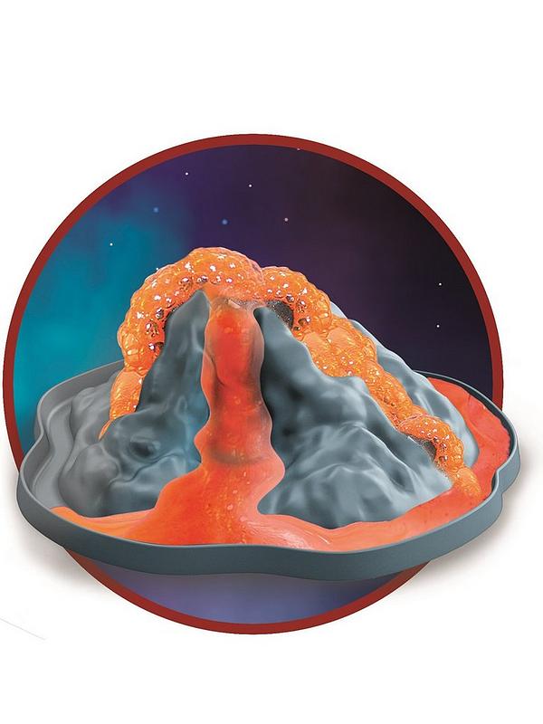 كليمنتوني واللعب بركان يتوهج في الظلام