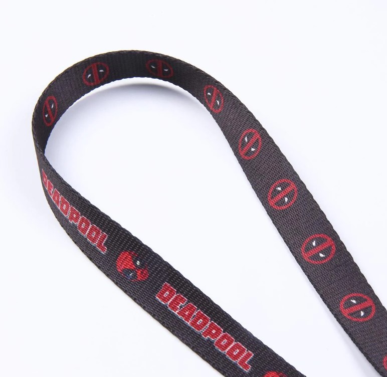 مارفل ديدبول الكلب المقود عكسها