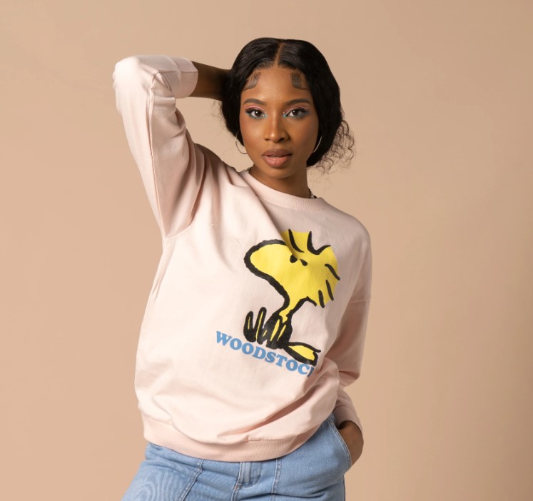 سويت تي شيرت سنوبي للسيدات