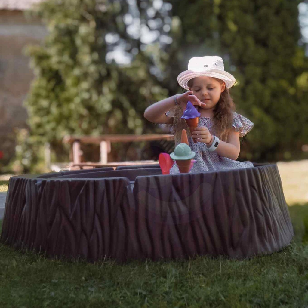 صندوق رمل بتصميم جذع شجرة -من ليتل تايكس