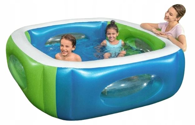 Inflatable swimming pool for children