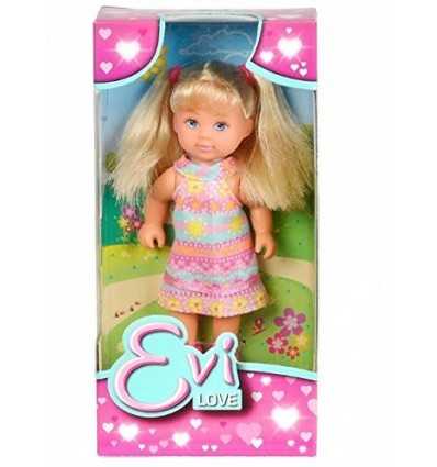 Evie Love - Evie in a summer outfit