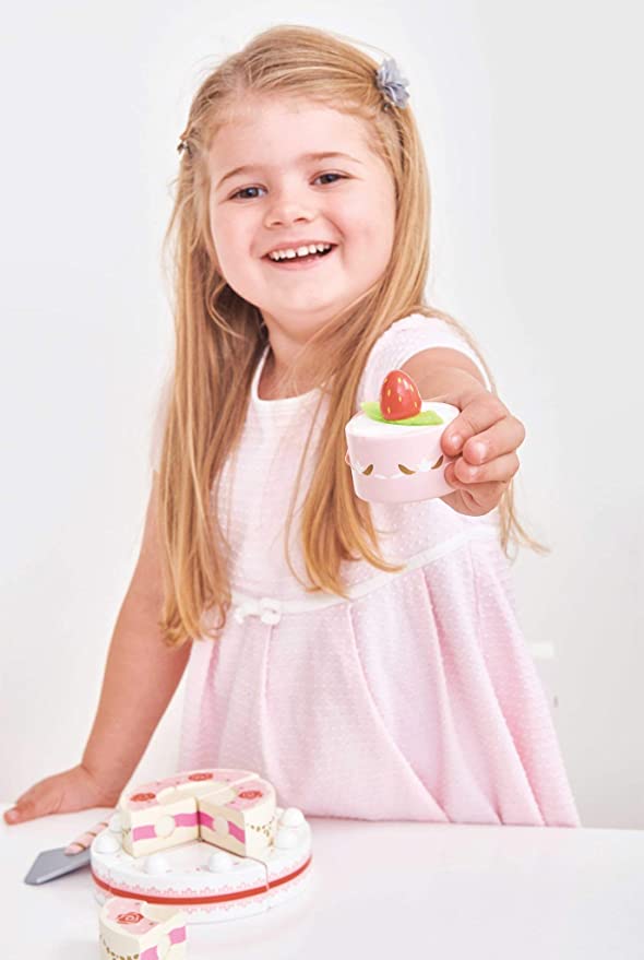 كعكة الزفاف الفراولة