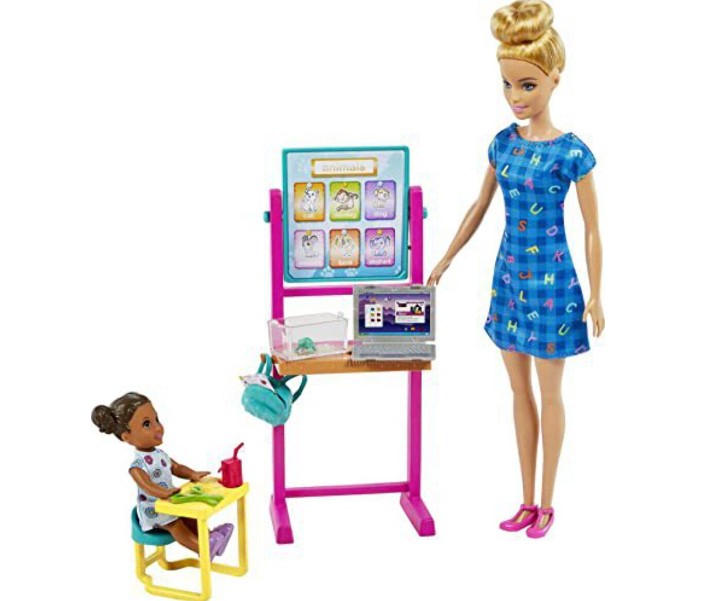 معلمة روضة باربي