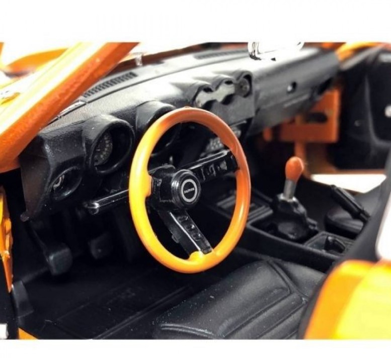 31170 - 1:18 1971 DATSUN 240Z