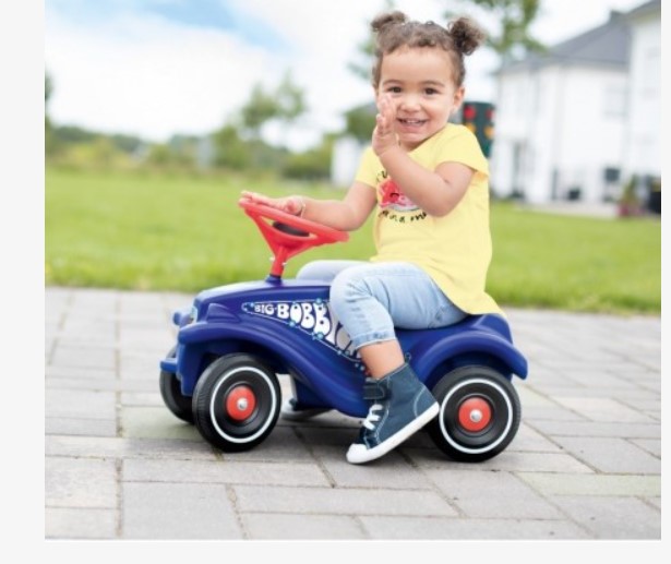 سيارة بوبي كلاسيك برسم دولفين من بيج