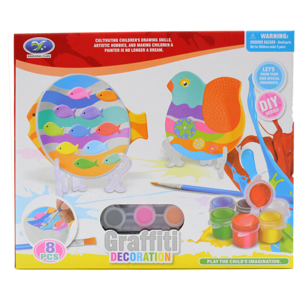 Decorating and coloring a fish-shaped set