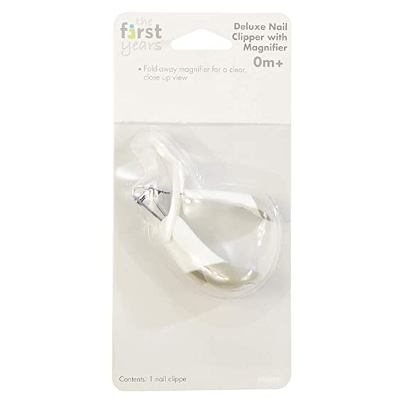 Luxurious nail scissors with magnifier from The First Years